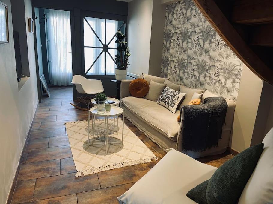 Maison Climatisee Avec Stationnement Et Wifi Bram Ngoại thất bức ảnh