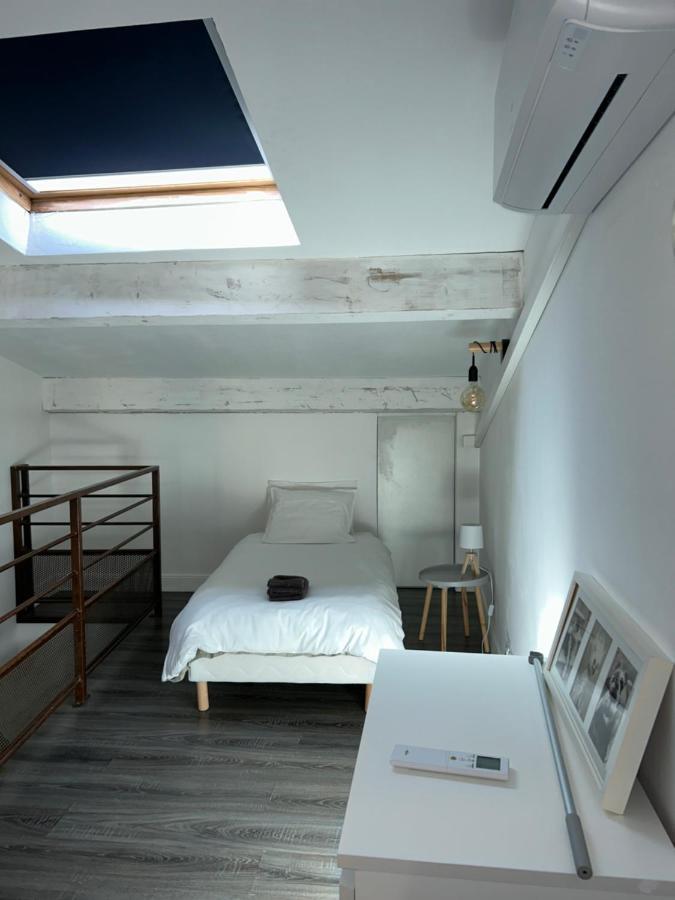 Maison Climatisee Avec Stationnement Et Wifi Bram Ngoại thất bức ảnh